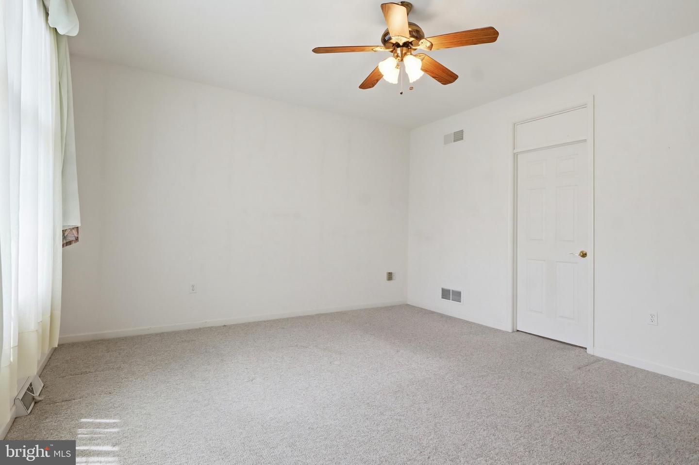 1456 Wheatfield Dr Property Photo 18