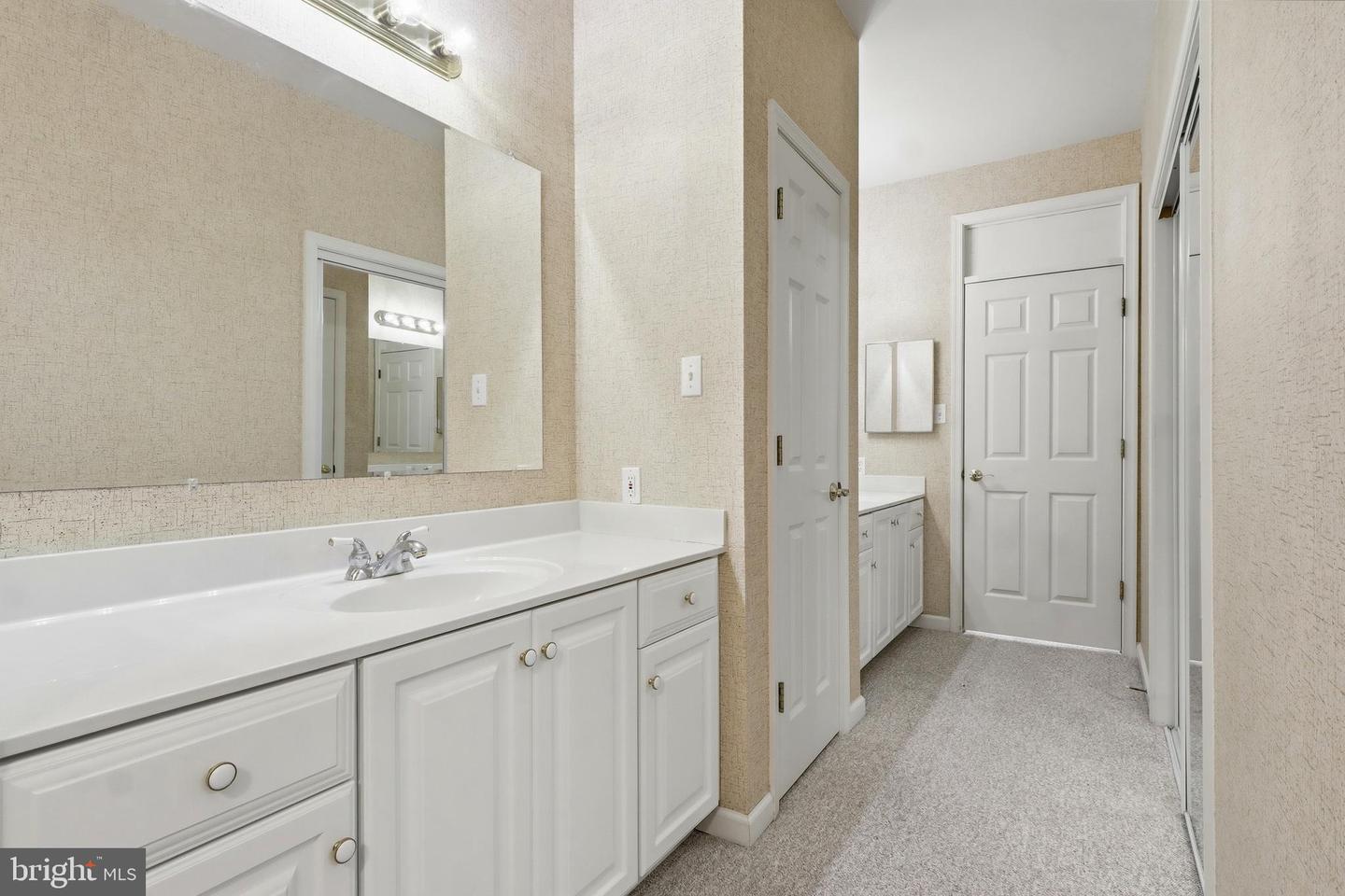 1456 Wheatfield Dr Property Photo 27