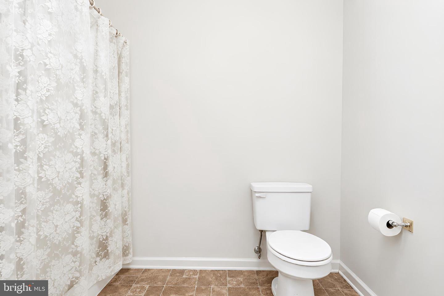 1456 Wheatfield Dr Property Photo 35