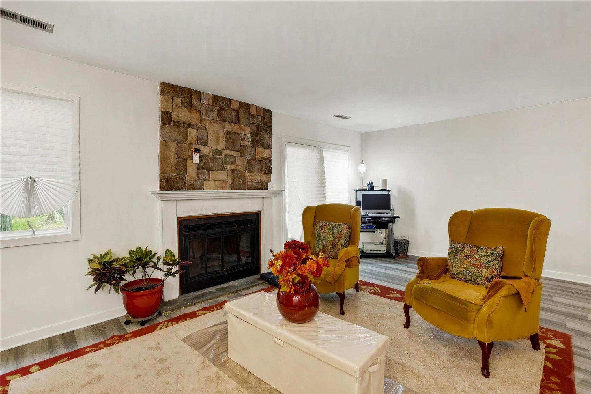 14 Copperwood Ct Property Photo 4