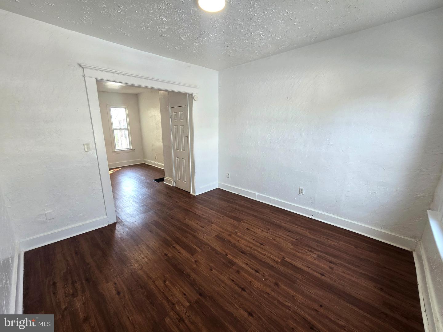 552 W Princess St Property Photo 3