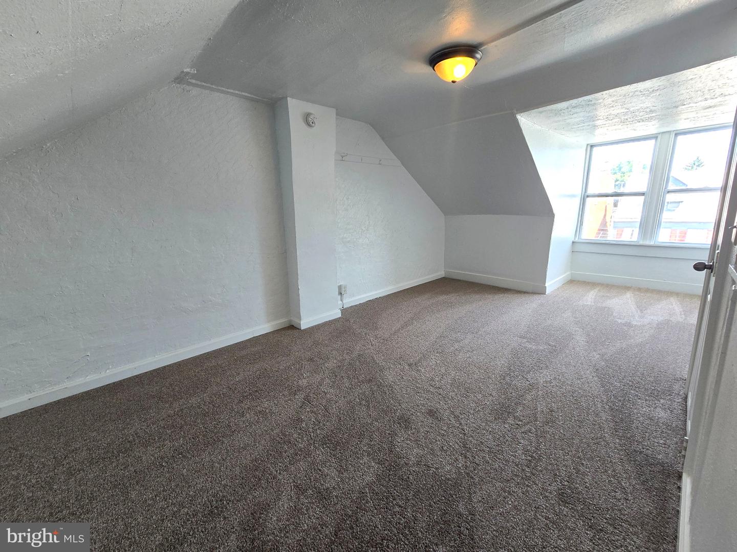 552 W Princess St Property Photo 17