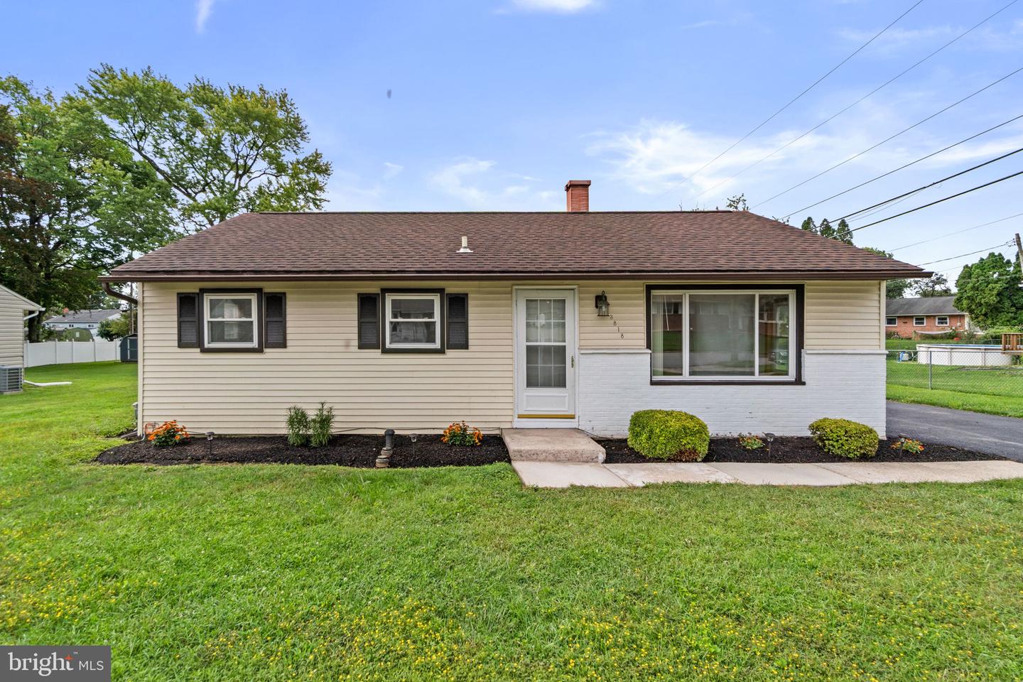 3818 Oakleigh Dr Property Photo 1