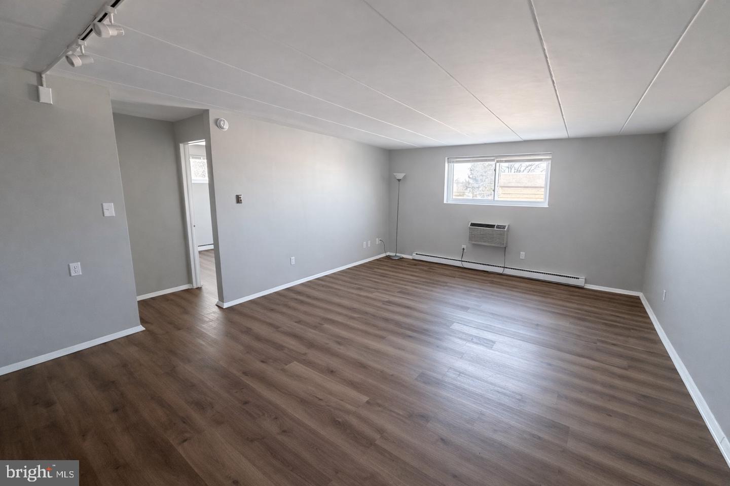 403 N Newberry St #304 Property Photo 6