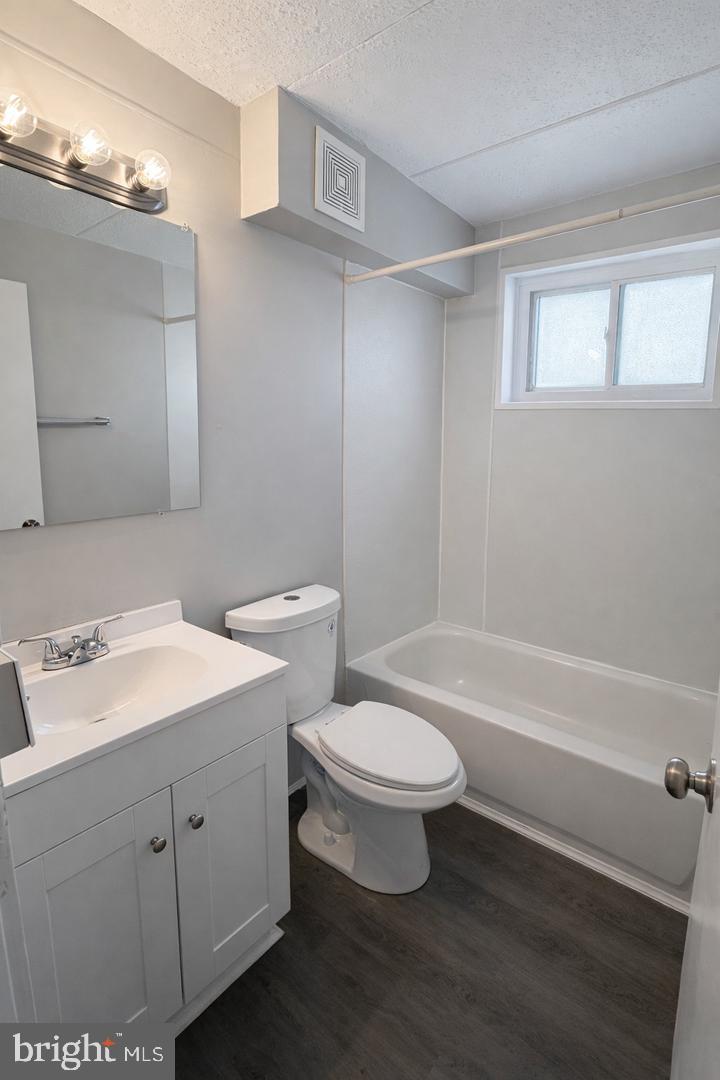 403 N Newberry St #304 Property Photo 10