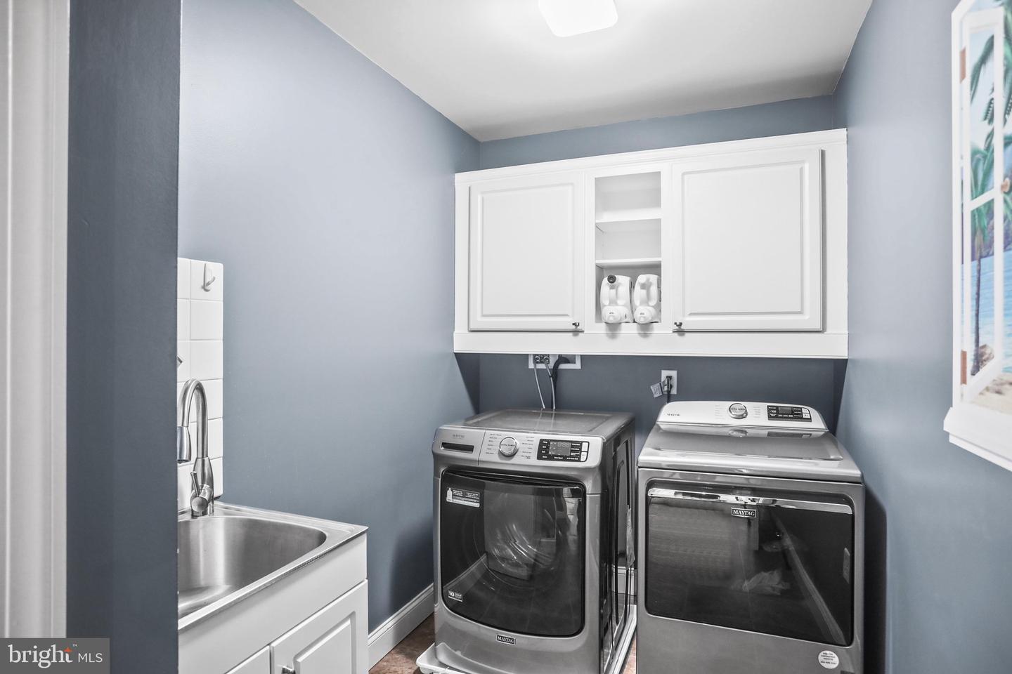 696 Rishel Dr Property Photo 22