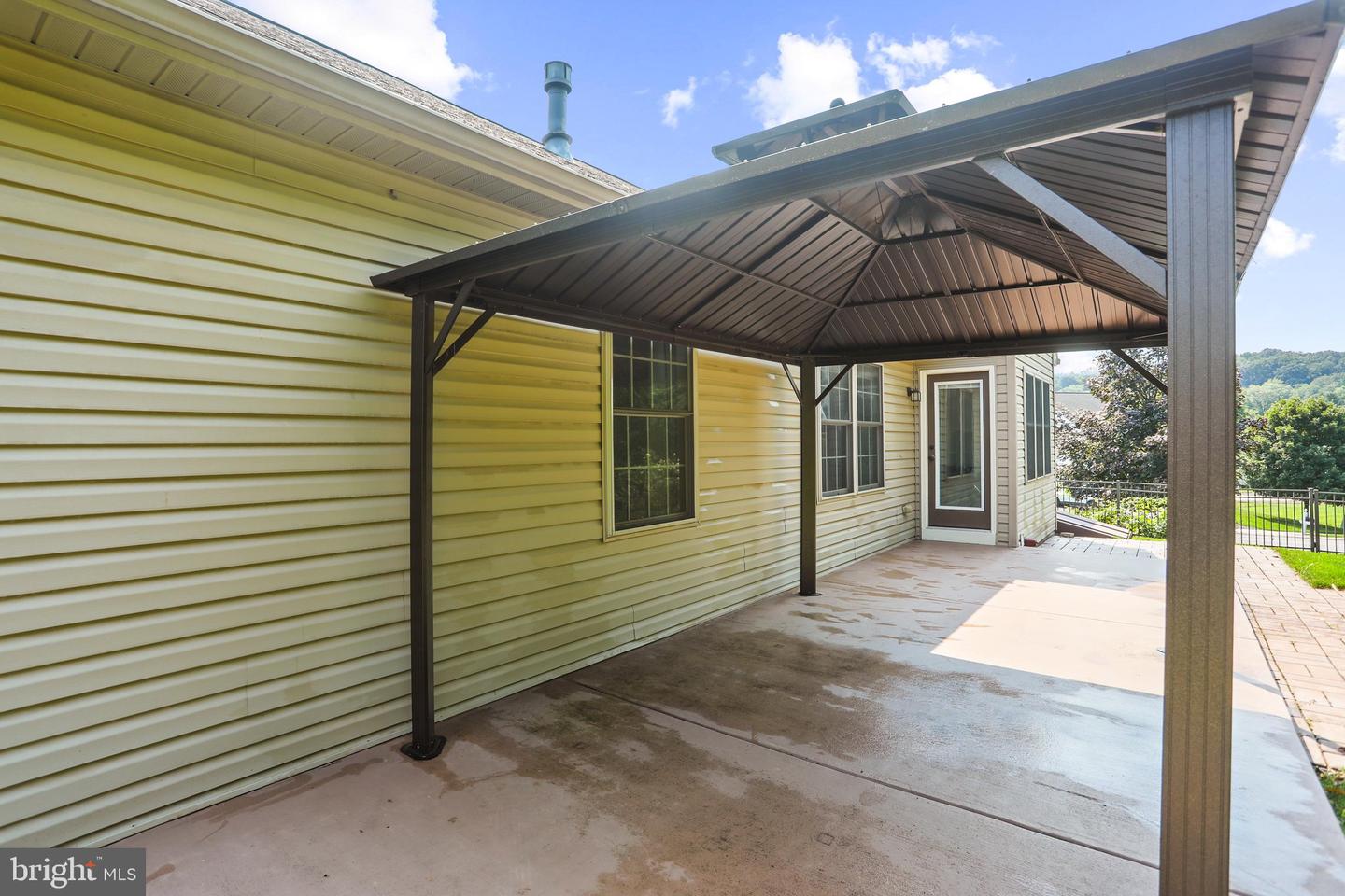 696 Rishel Dr Property Photo 44