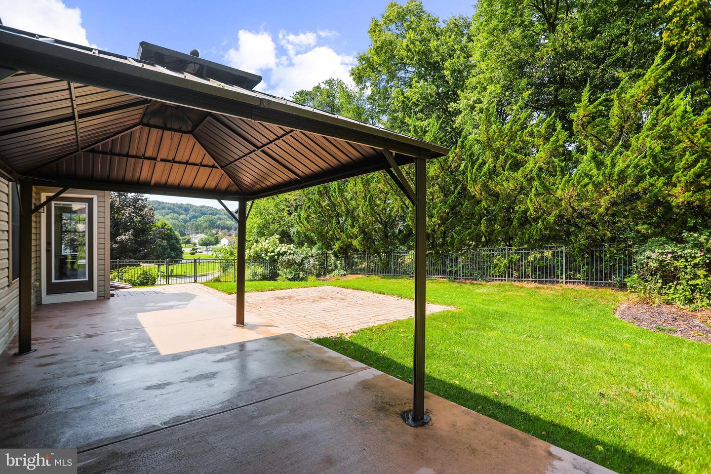 696 Rishel Dr Property Photo 45