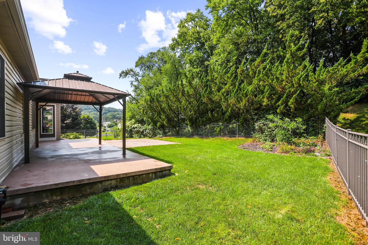 696 Rishel Dr Property Photo 46