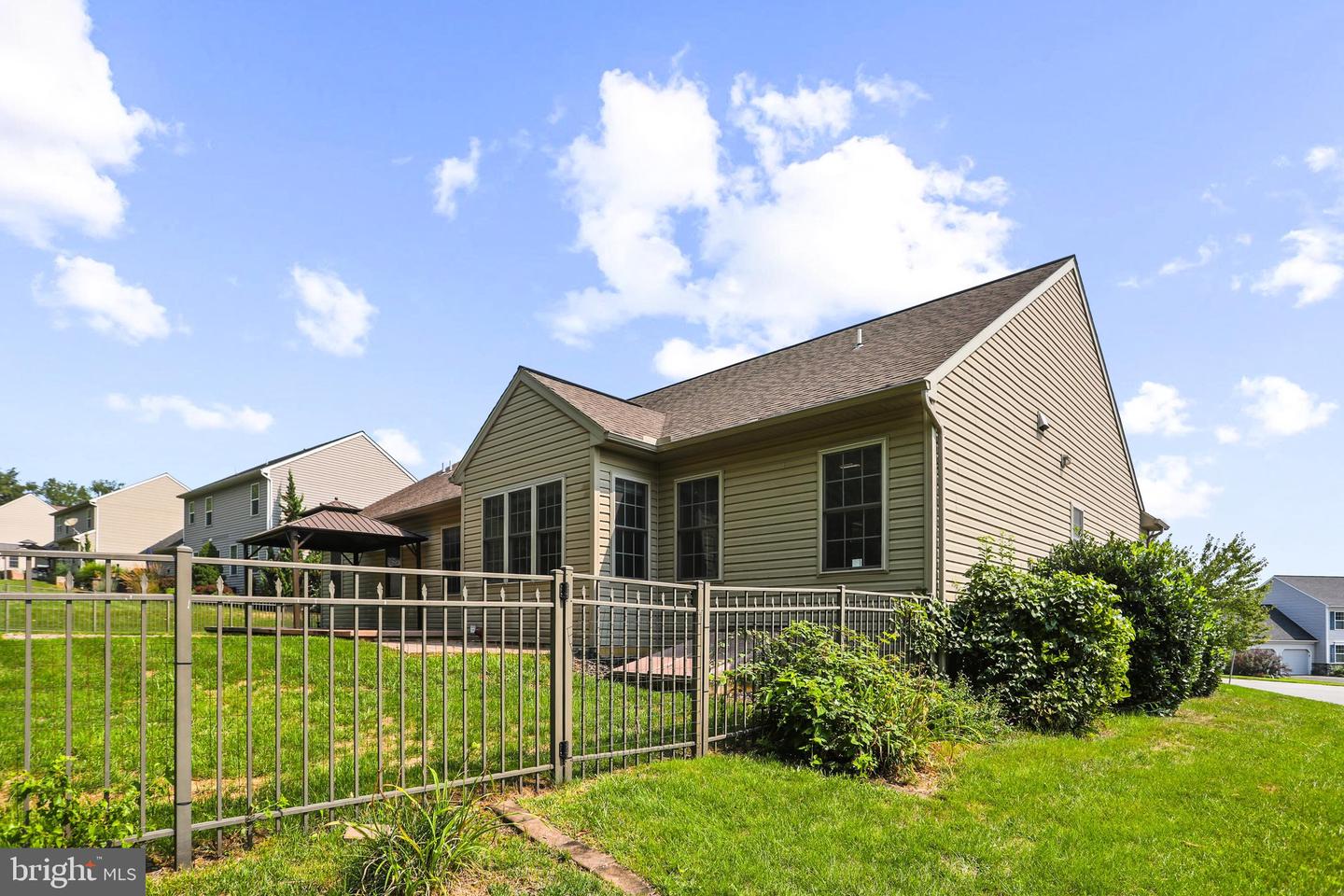 696 Rishel Dr Property Photo 48
