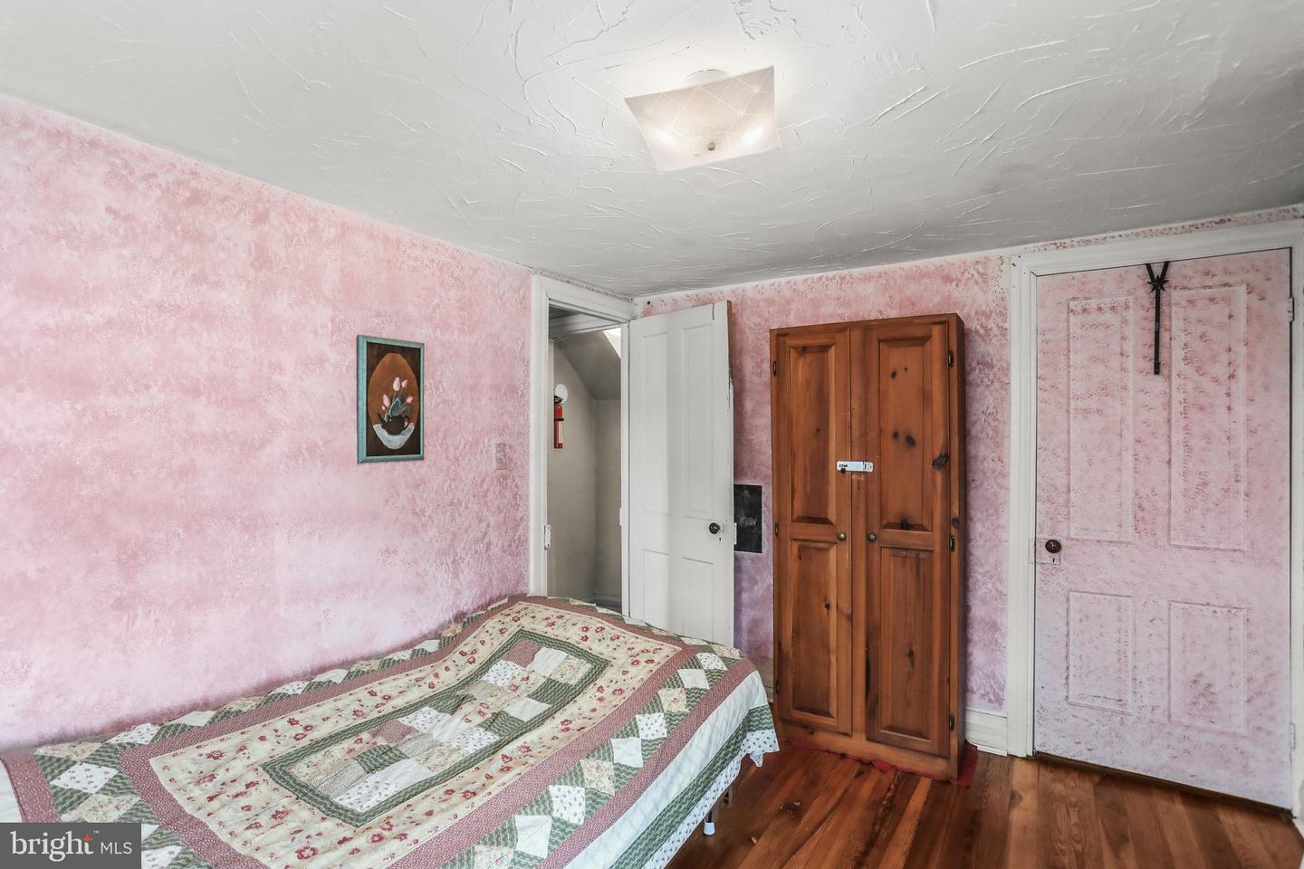 9 Allegheny Ave Property Photo 23