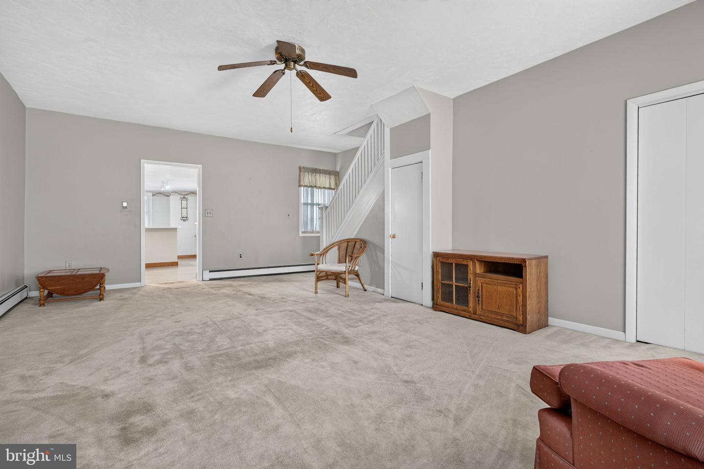 226 Hellam St Property Photo 4