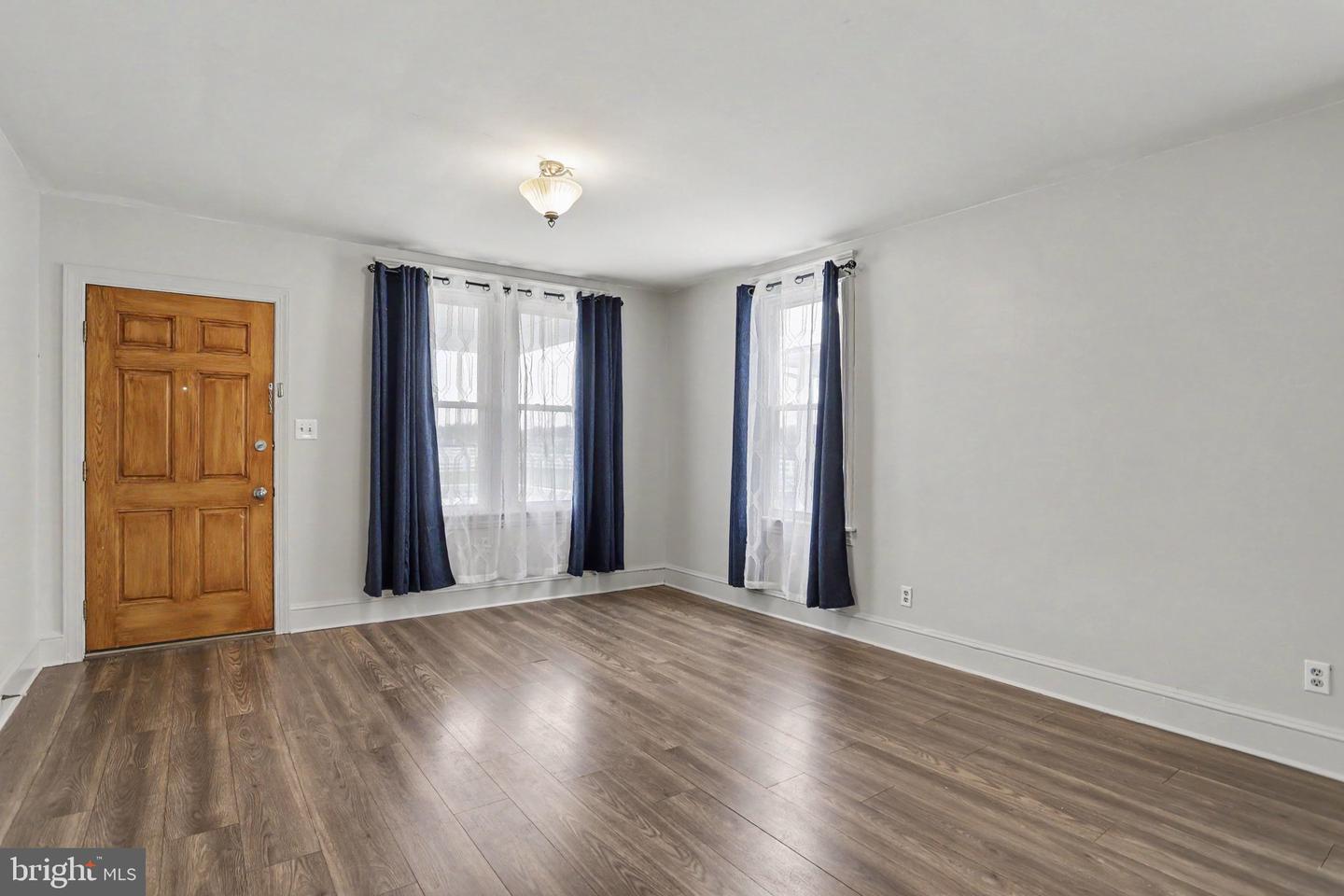 553 1/2 Mcallister Property Photo 4