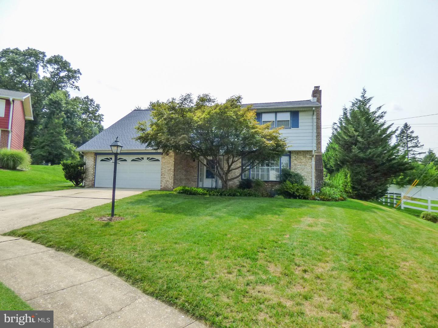 410 Folkstone Ct Property Photo 1