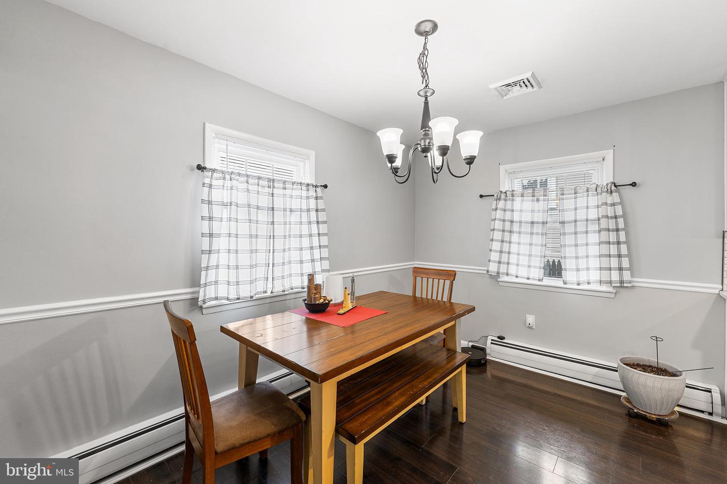 25 W Maple Ave Property Photo 6