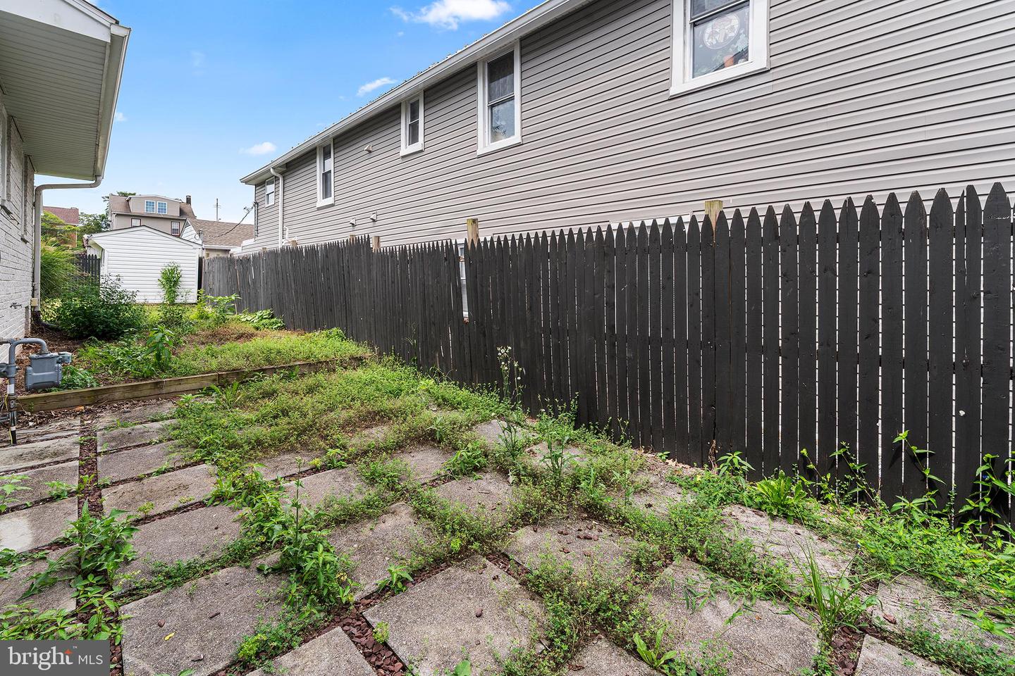 25 W Maple Ave Property Photo 24