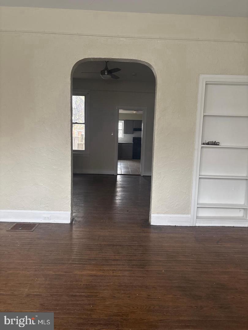 311 N Newberry St Property Photo 3