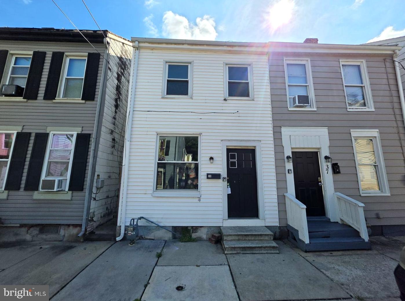 39 N Hartley St Property Photo 1