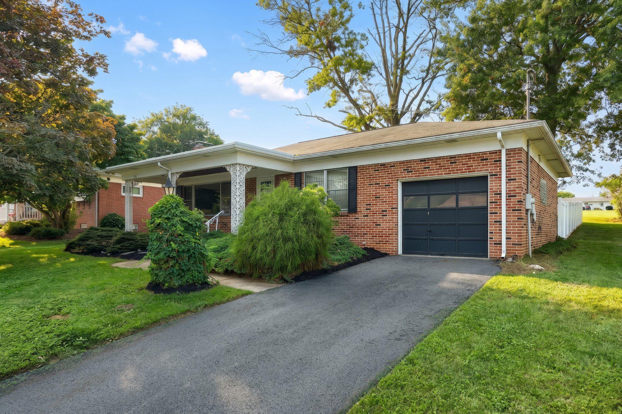 22 Crestview Dr Property Photo 3