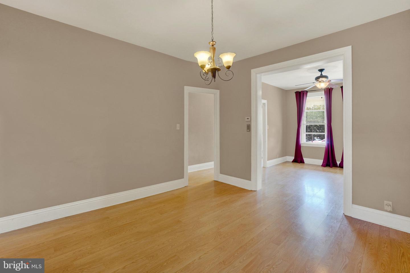 1283 W Poplar St Property Photo 9