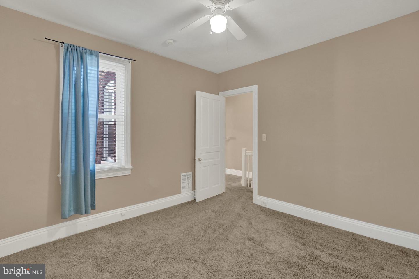 1283 W Poplar St Property Photo 17