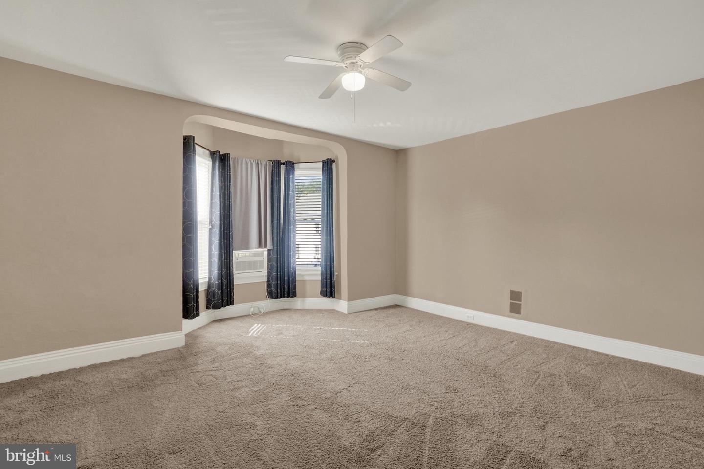1283 W Poplar St Property Photo 18