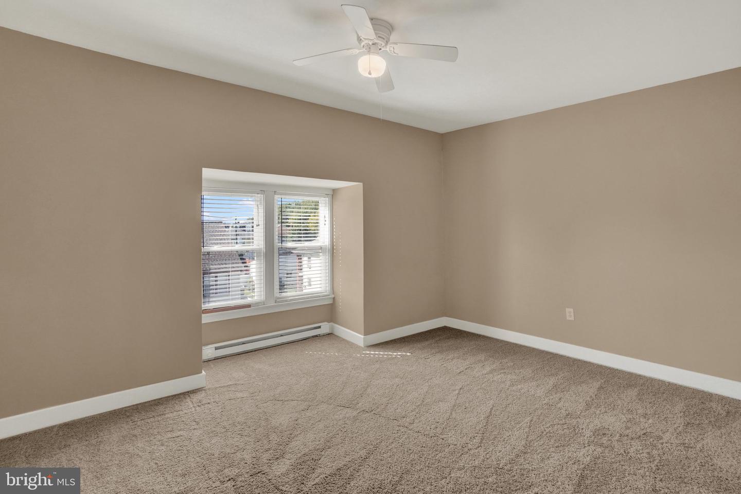 1283 W Poplar St Property Photo 24