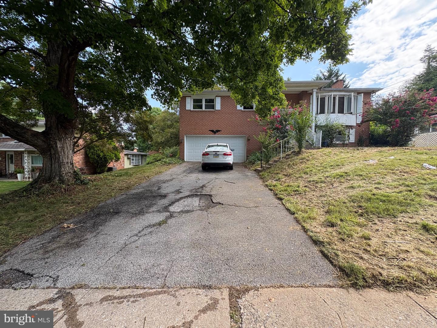 2575 Cambridge Rd Property Photo 1