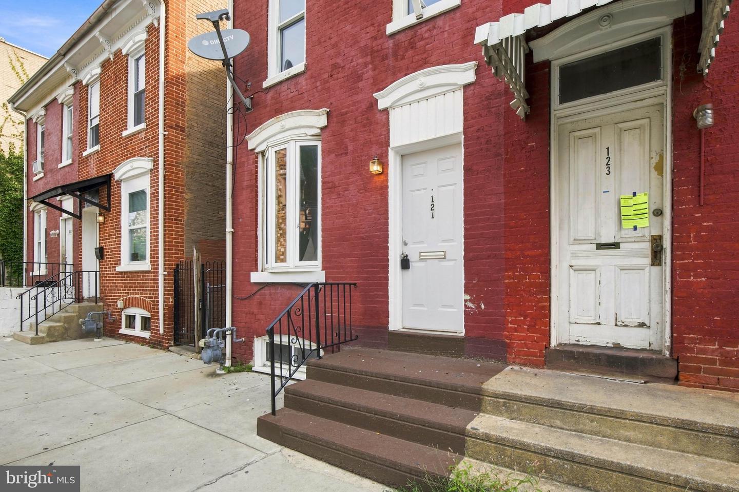 121 S West St Property Photo 4