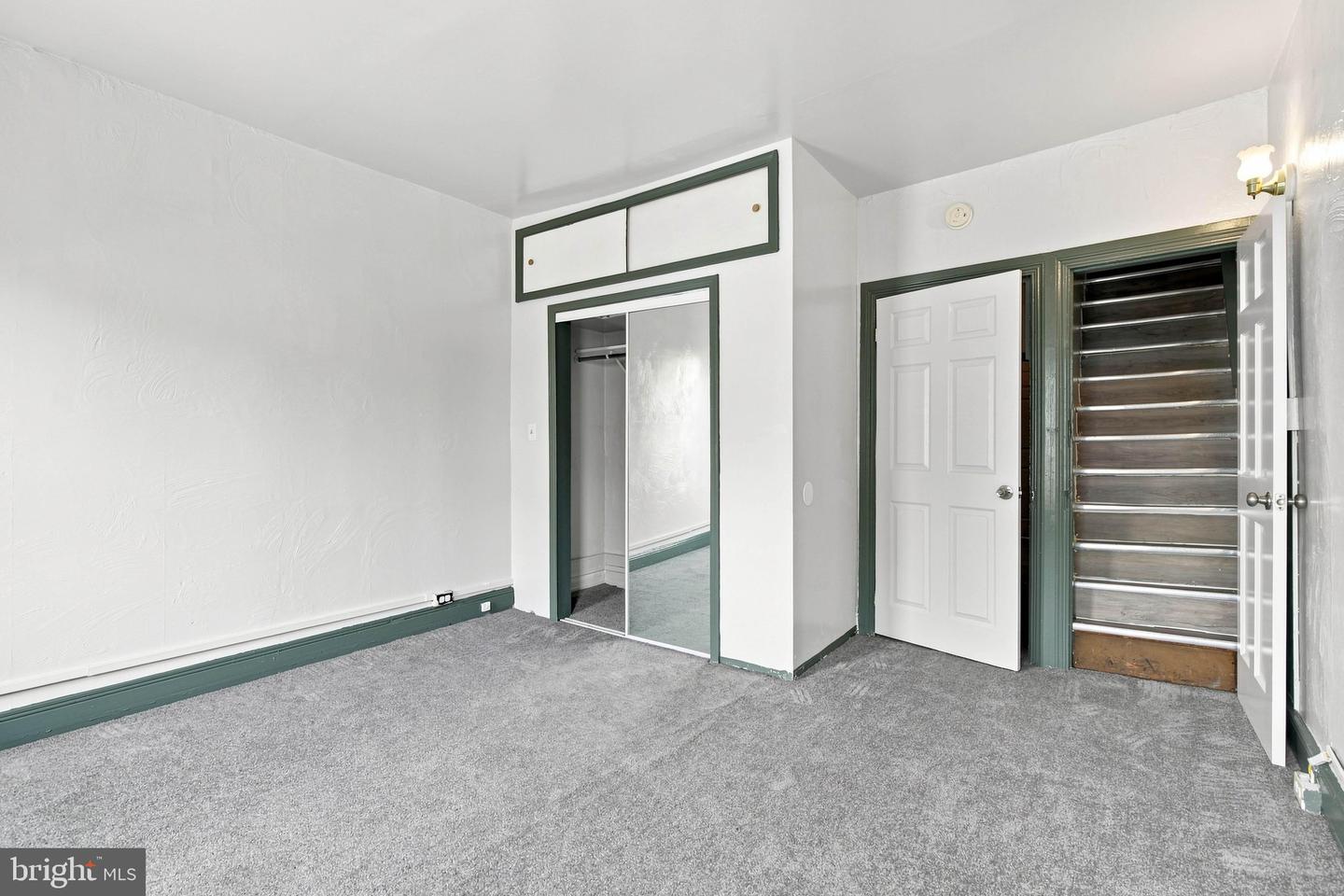 121 S West St Property Photo 17