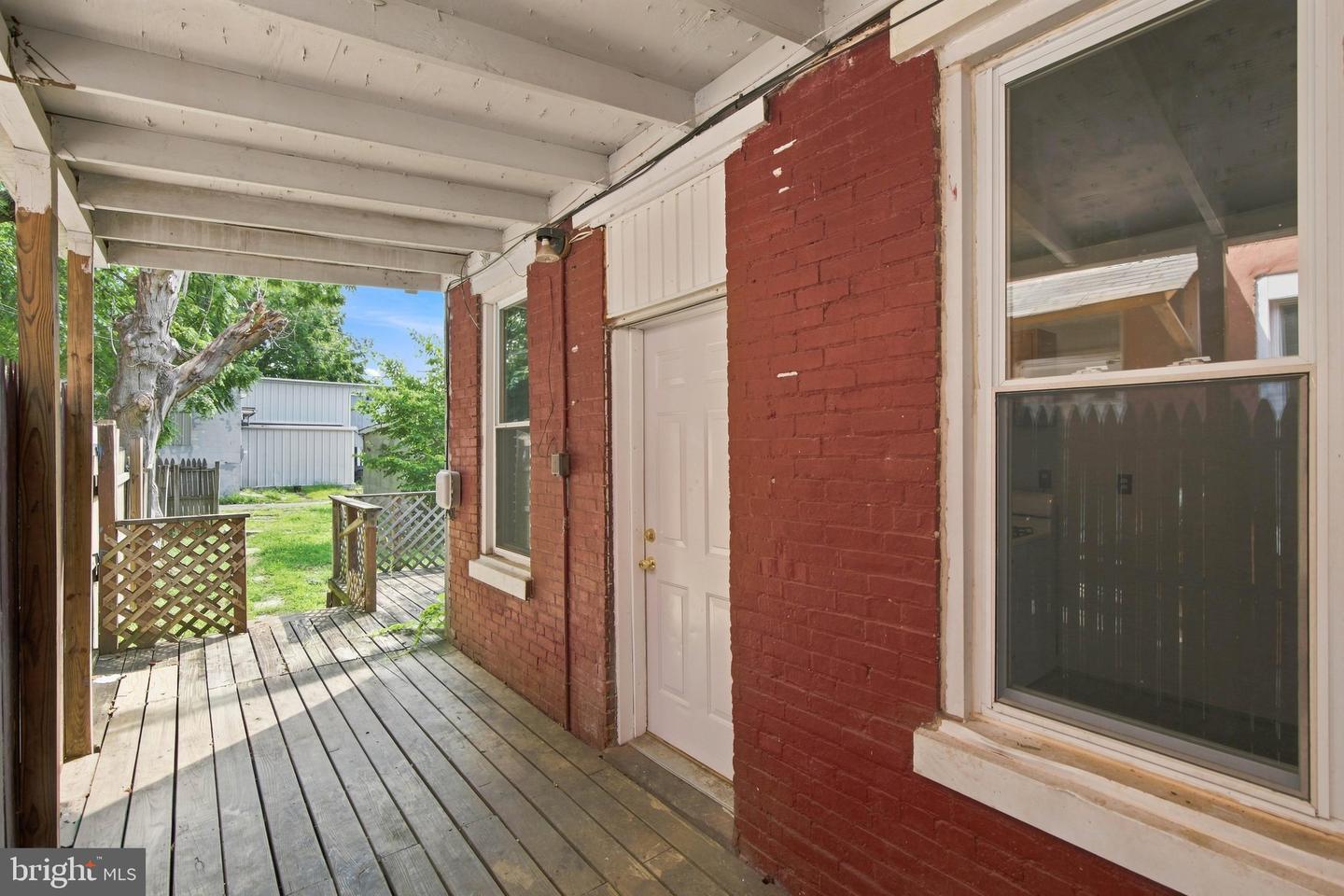 121 S West St Property Photo 27