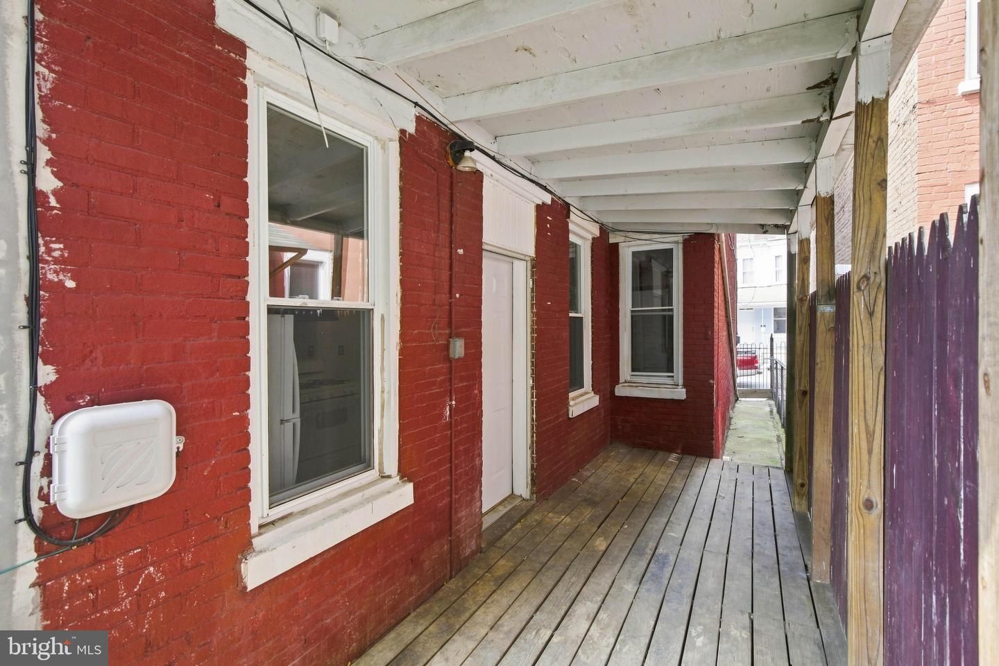 121 S West St Property Photo 28