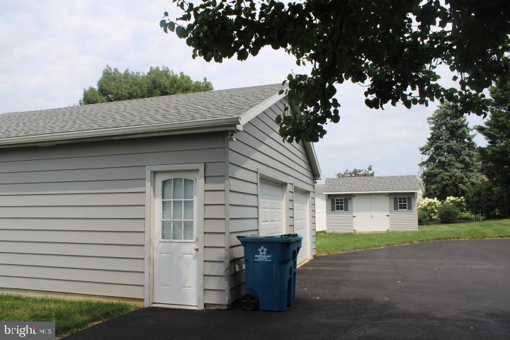 751 Natalie Ln Property Photo 10