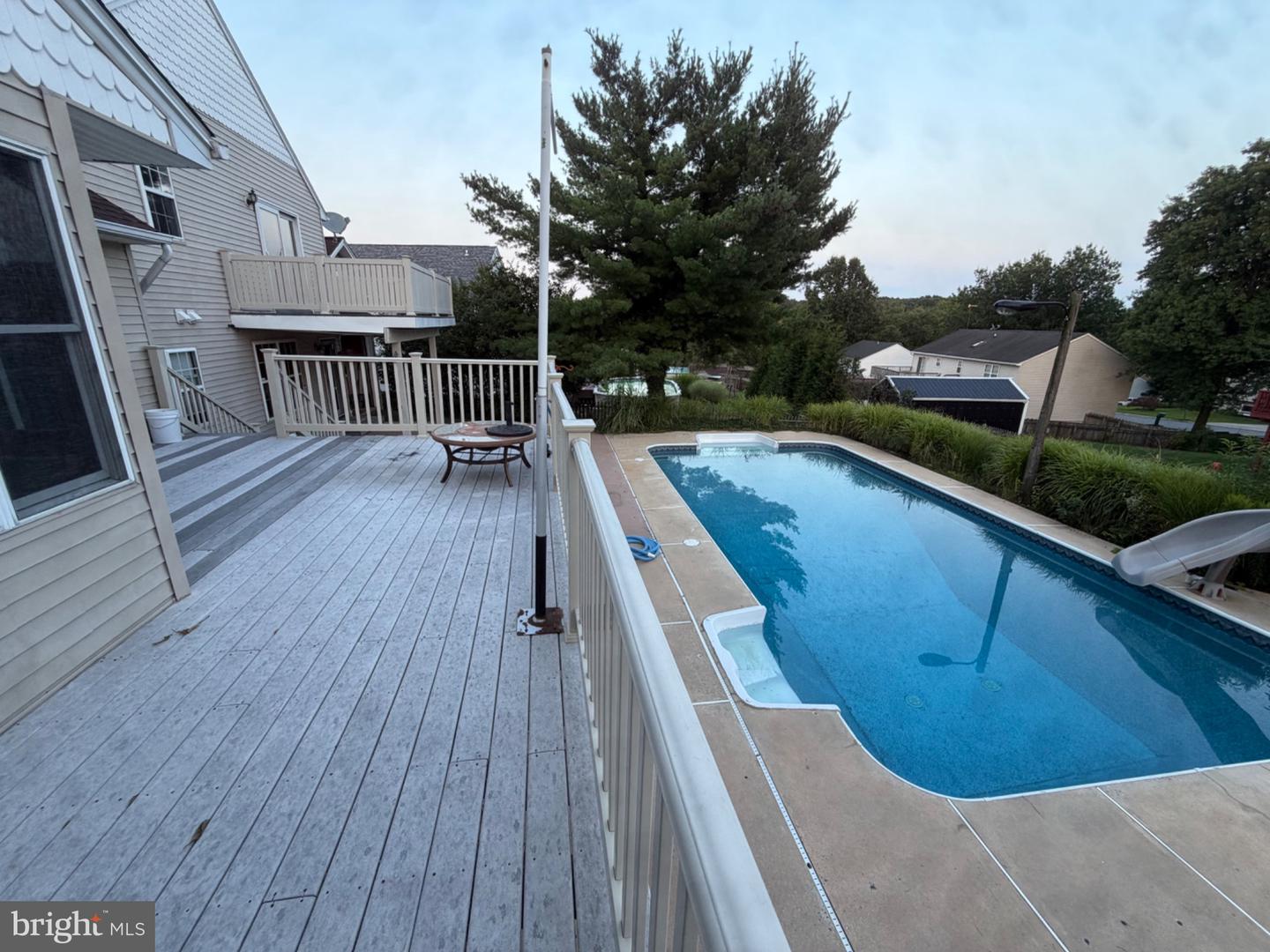 33 Brook Hollow Ave Property Photo 5