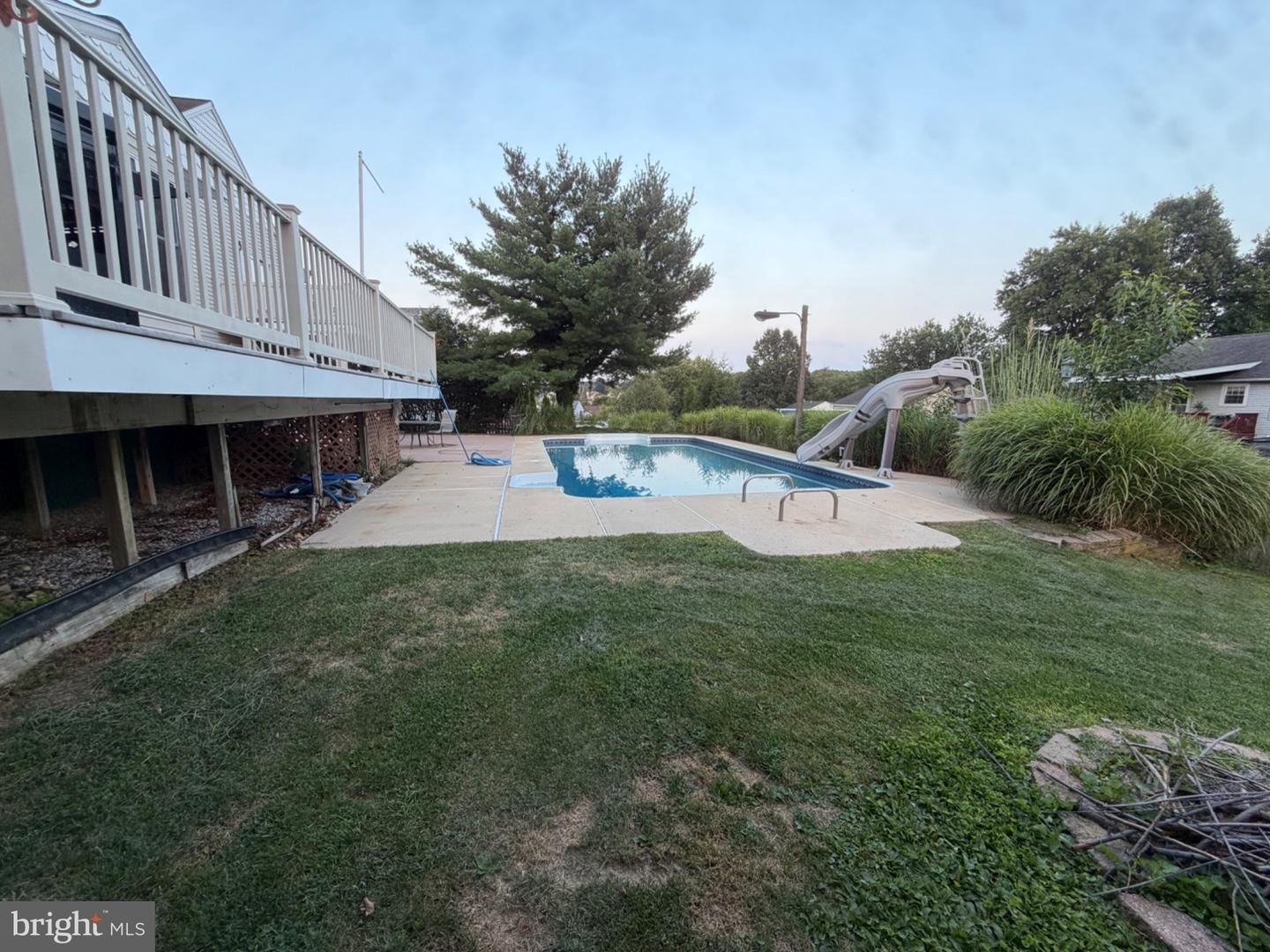 33 Brook Hollow Ave Property Photo 9
