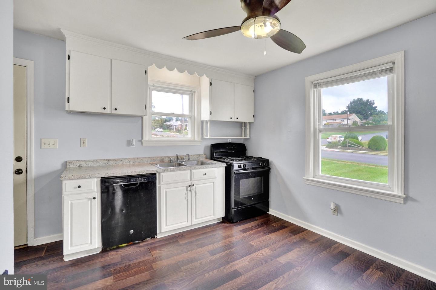 2016 Orange St Property Photo 6