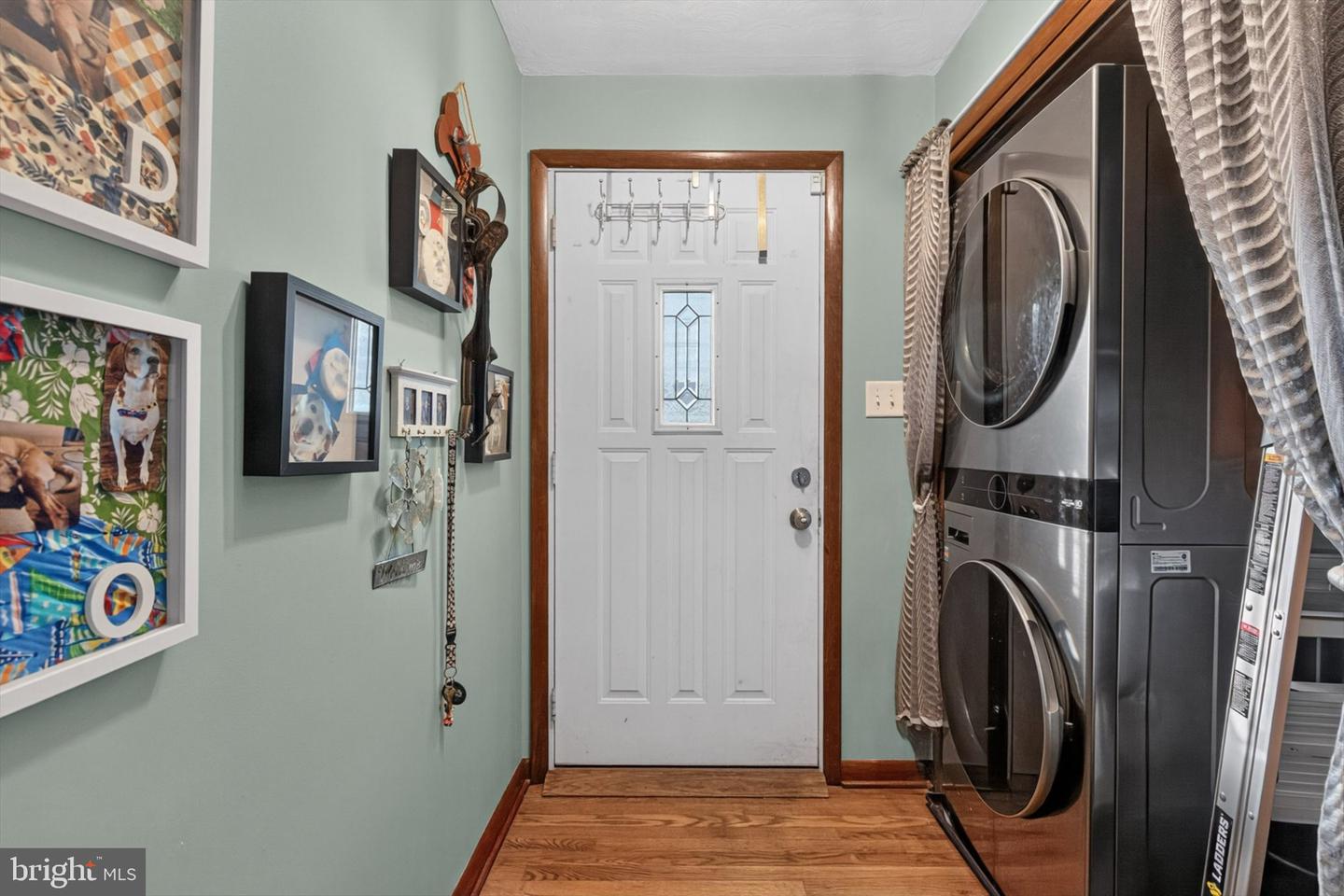 5 Monticello Ave Property Photo 4