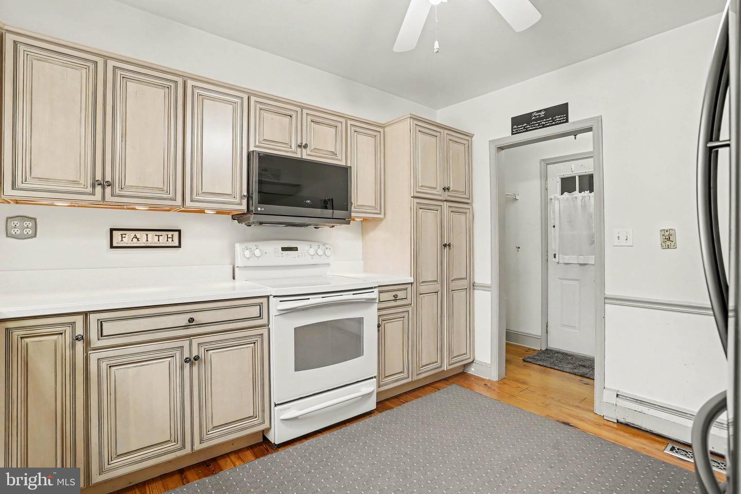 9737 High Rock Rd Property Photo 14