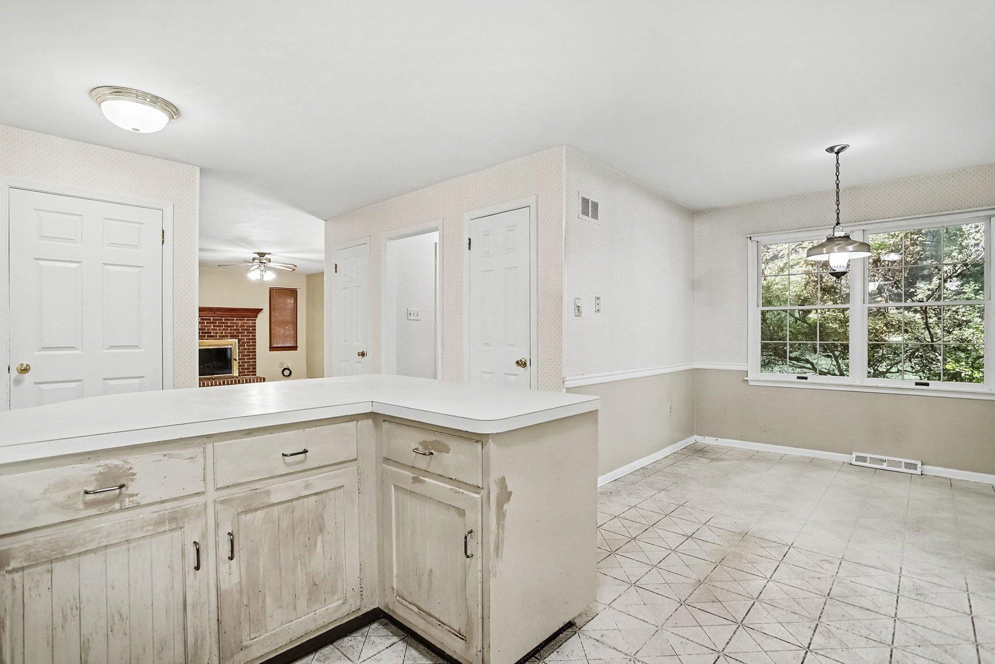 621 Ensminger Dr Property Photo 8