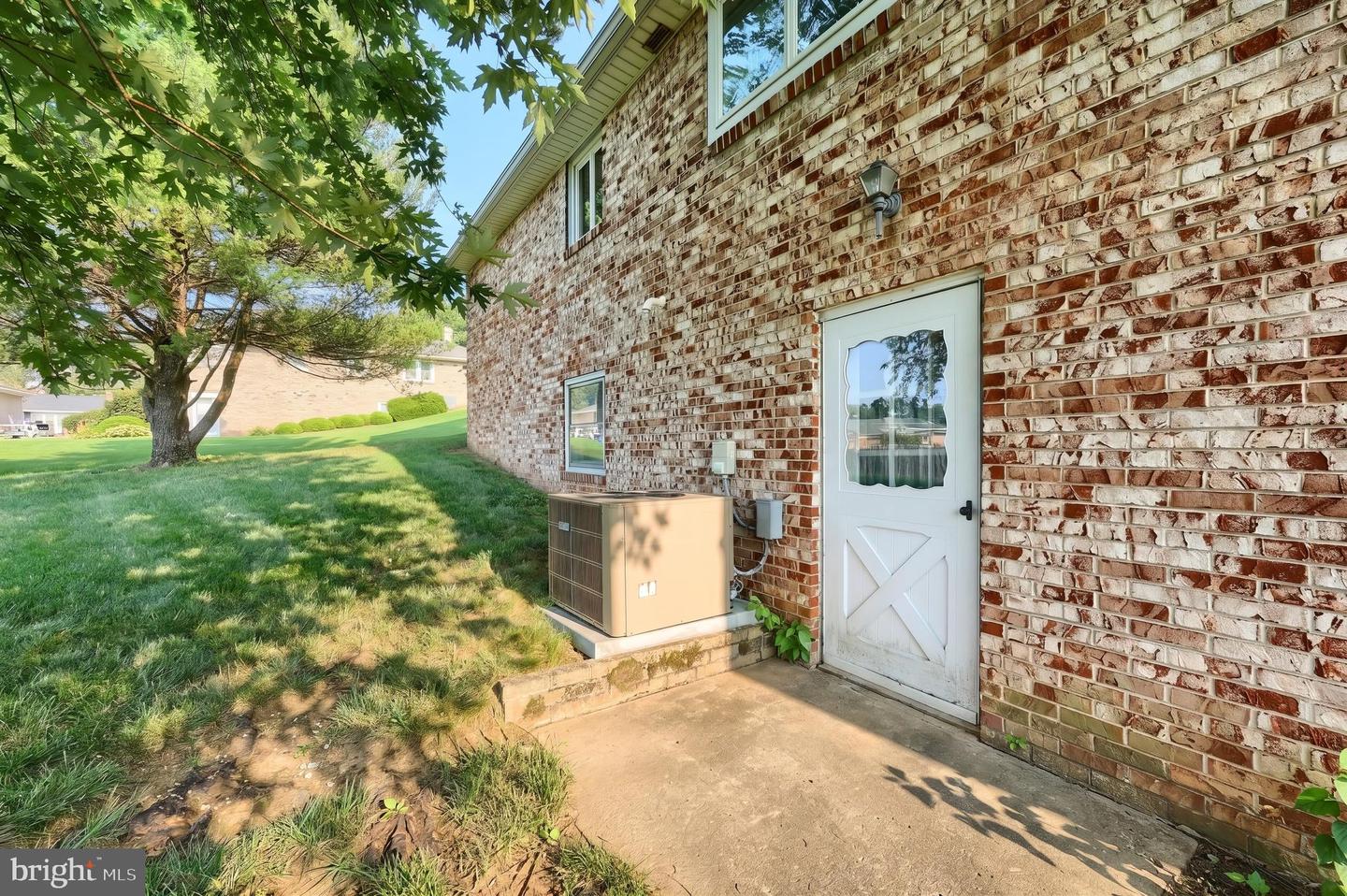 655 Skyview Dr Property Photo 8