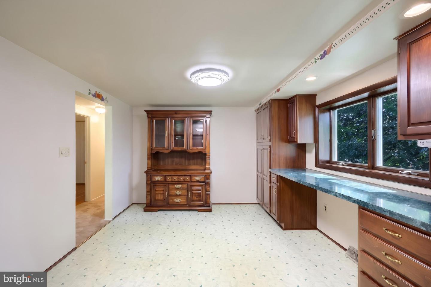 655 Skyview Dr Property Photo 18