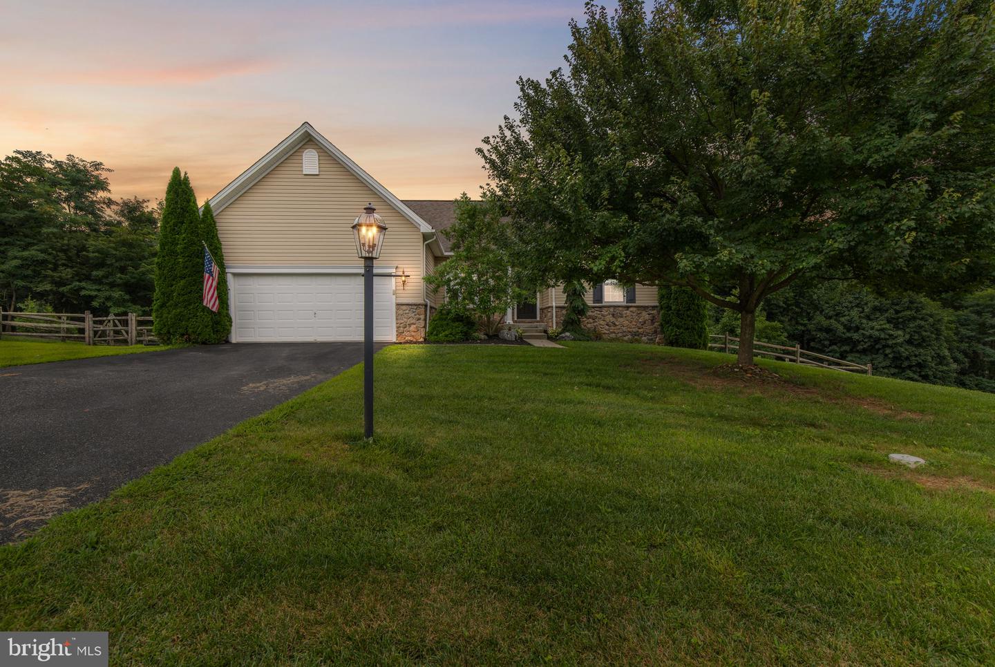 176 SPLIT ROCK DR
