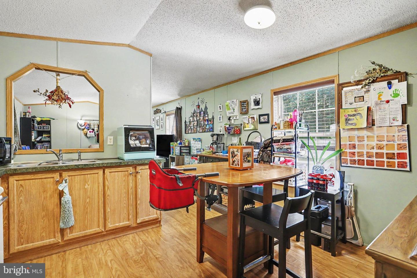 6556 Kreidler Rd Property Photo 10