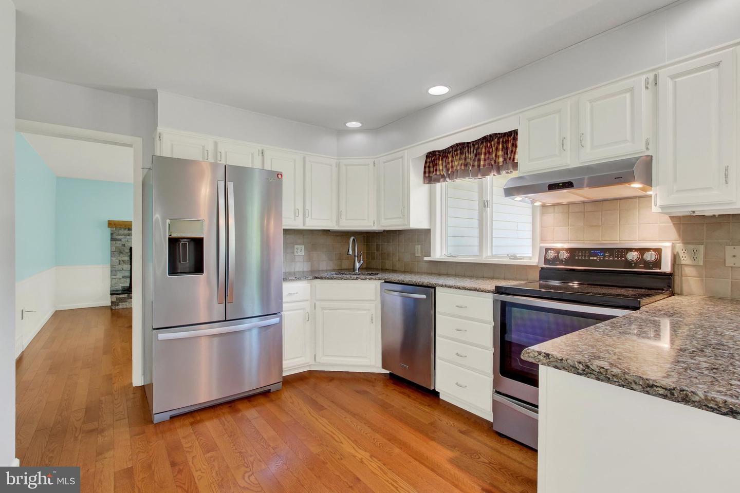 1736 Baltimore Property Photo 9
