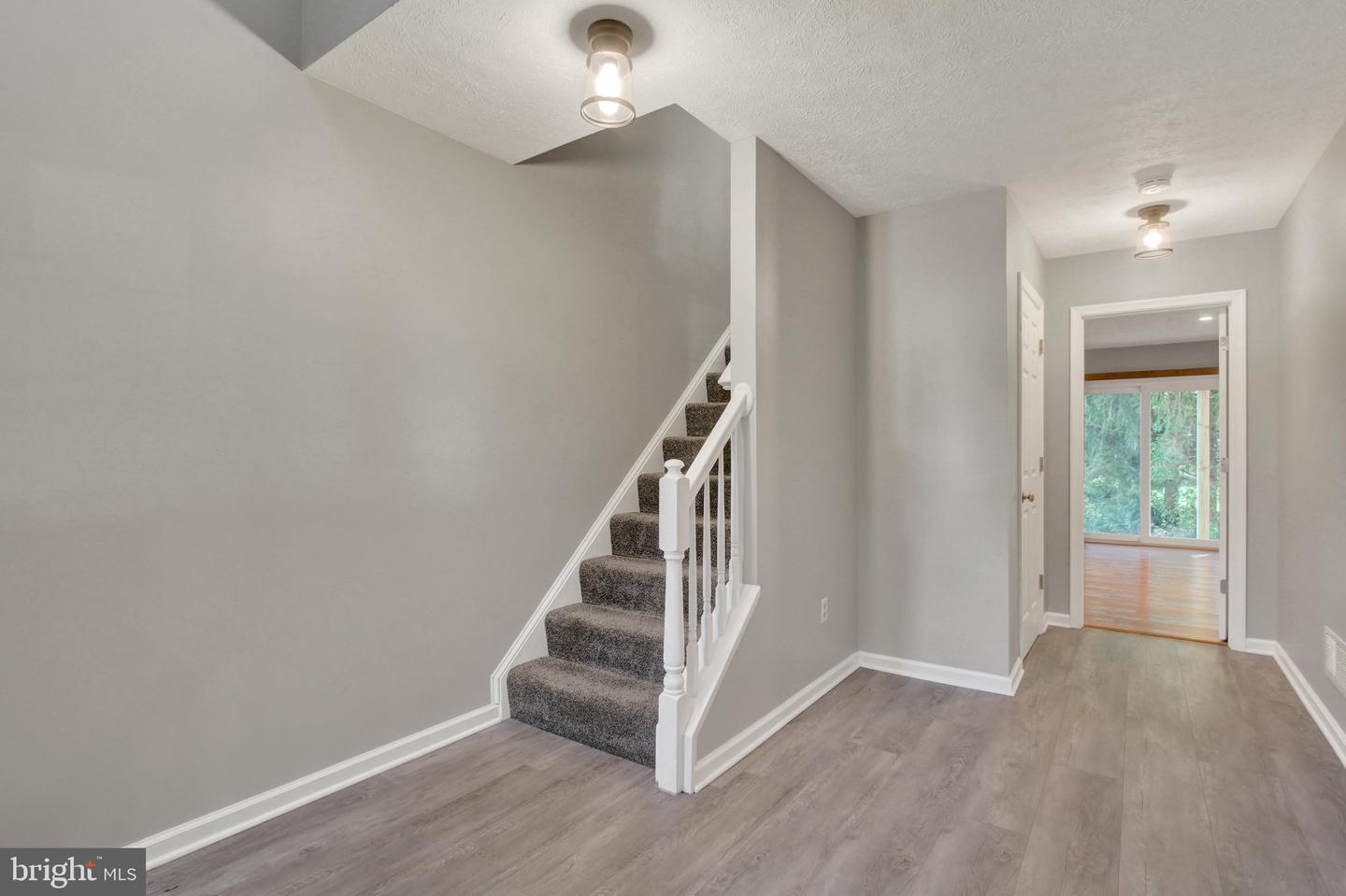 16887 Roosevelt Ln Property Photo 7