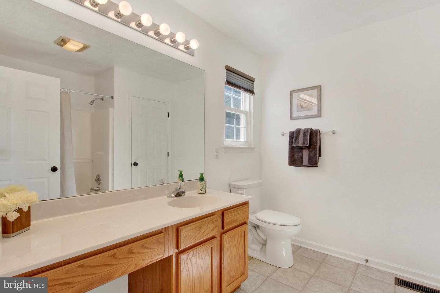 16887 Roosevelt Ln Property Photo 27