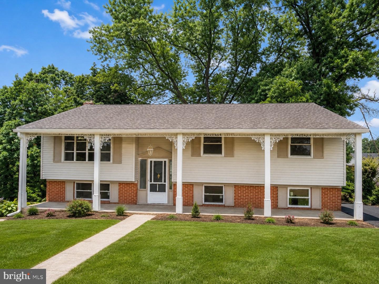 236 AMEDA DR