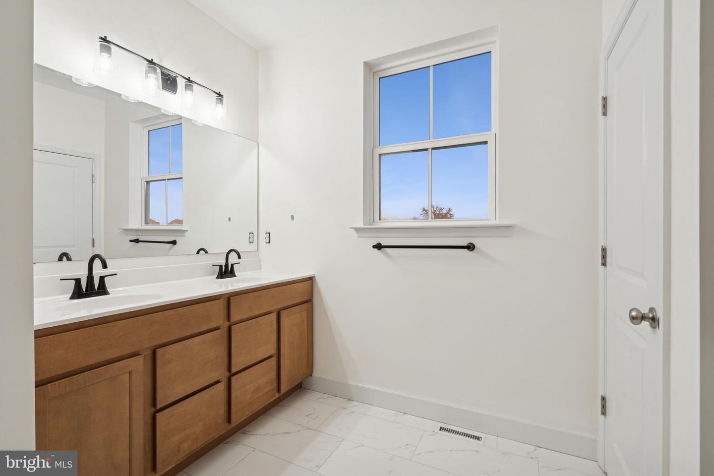 39 Friar Rd #34 Property Photo 20