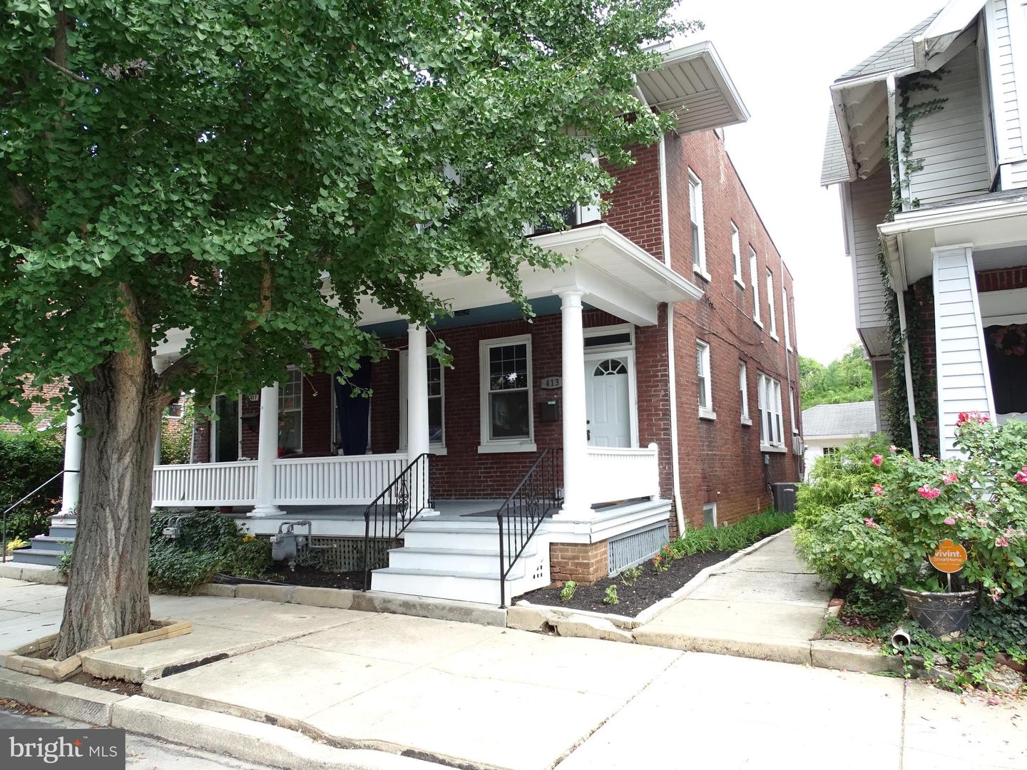413 Atlantic Ave Property Photo 3