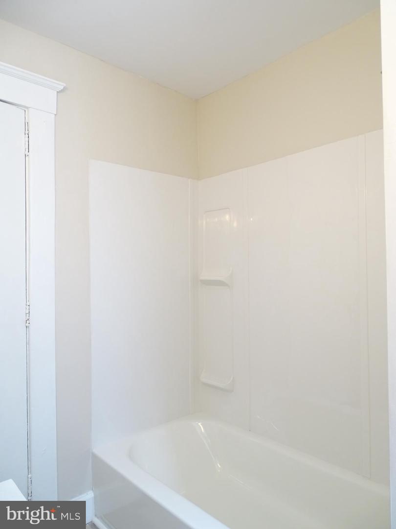 413 Atlantic Ave Property Photo 28